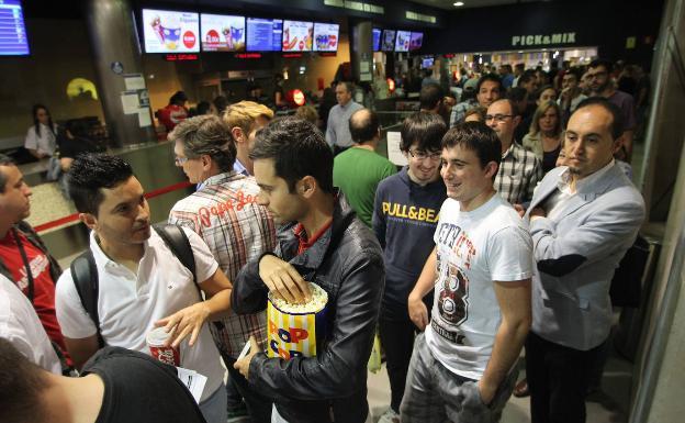 Cartelera De Cine En Max Center
